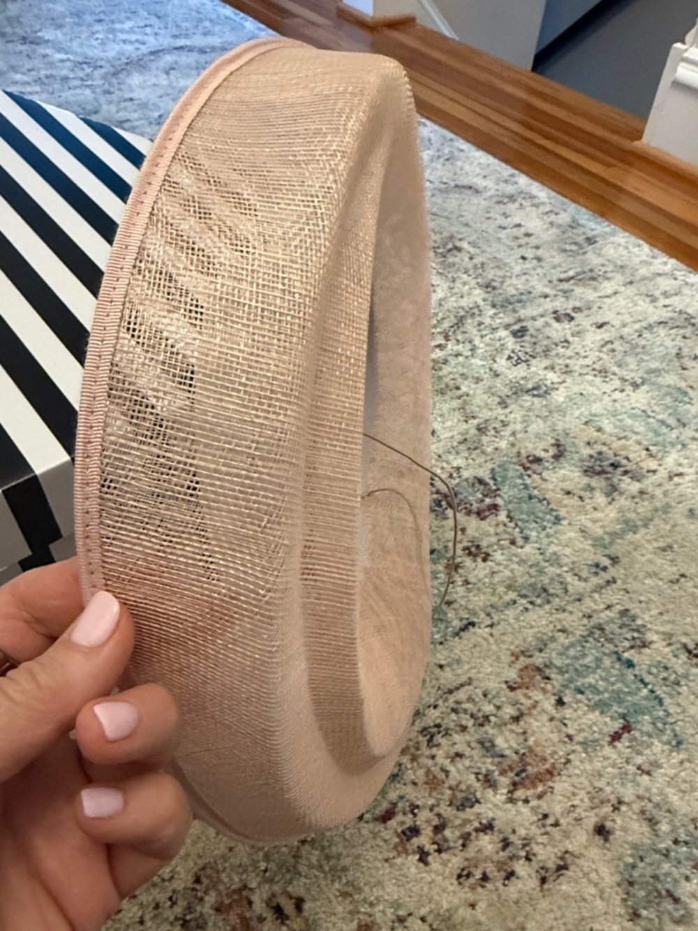 Stunning Salmon Pink Wide Brim hat and Hat box - Picture 7 of 9